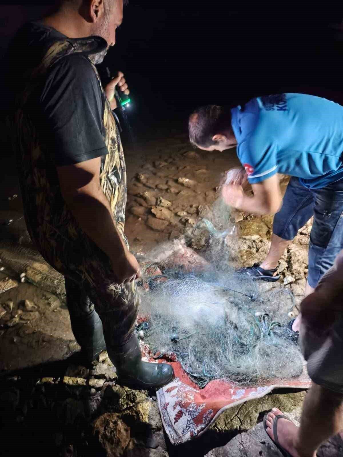 Didim’de balık ağlarına el konuldu 1 didimde sahipsiz balik aglarina el konuldu e92bb2a11897