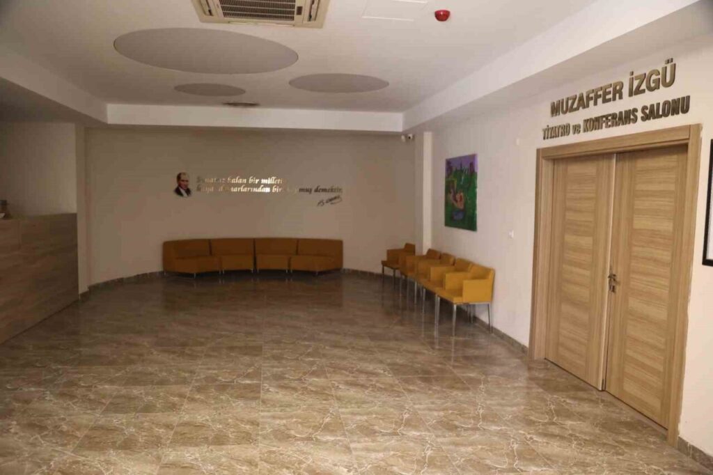 efeler belediyesi muzaffer izgu salonu yeni yuzuyle sanatseverleri bekliyor 2b4e12e75400