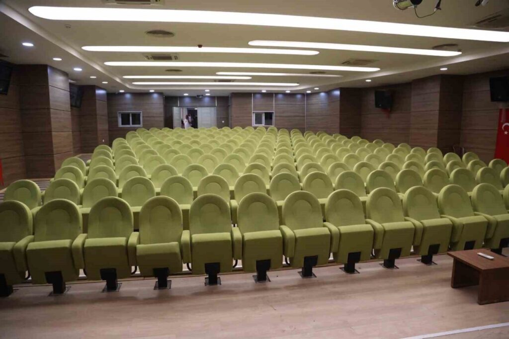 efeler belediyesi muzaffer izgu salonu yeni yuzuyle sanatseverleri bekliyor 5555df5c59fe