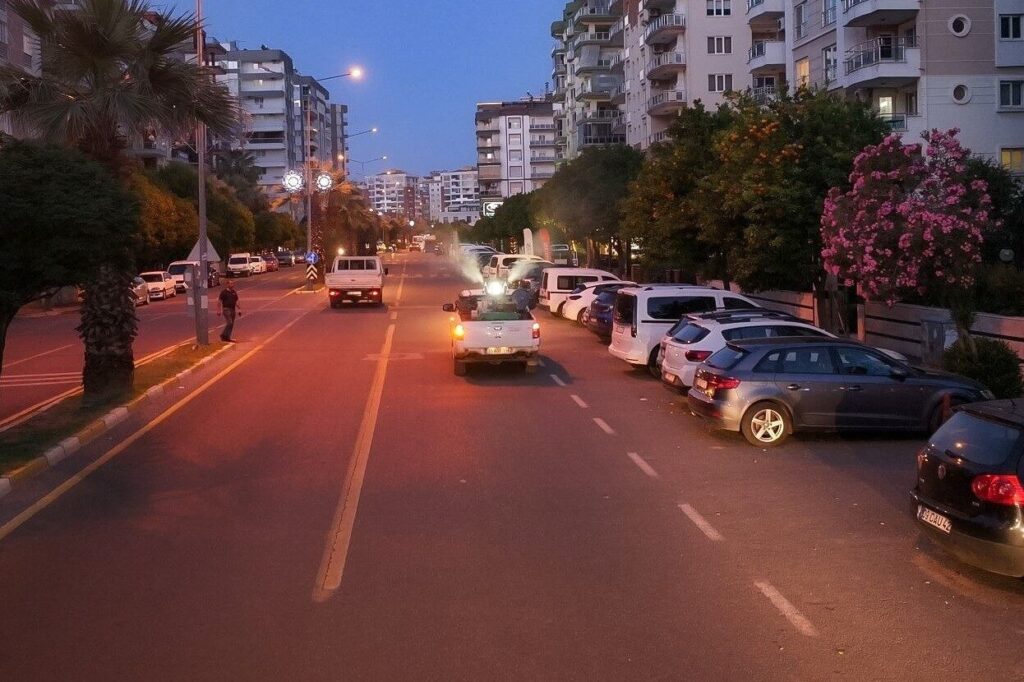 efeler belediyesi sinekle mucadelede sahaya indi 09e52bb292fe