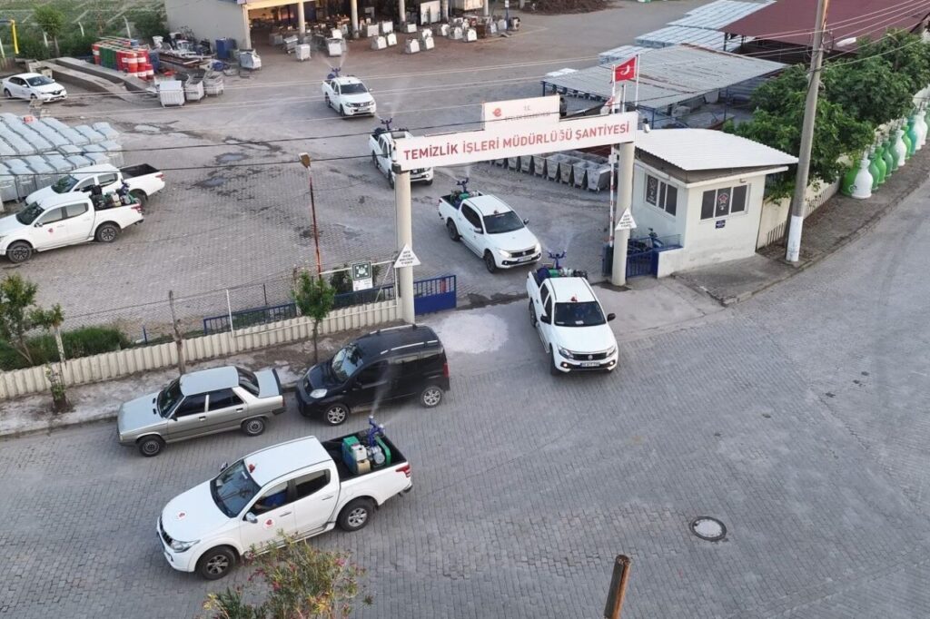 efeler belediyesi sinekle mucadelede sahaya indi 20ac9f6588b8