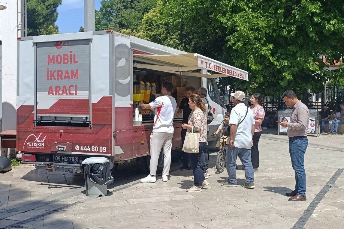 Efeler Belediyesi’nden öğrencilere serinleten destek 1 efeler belediyesinden ogrencilere serinleten destek c5cc852f214d