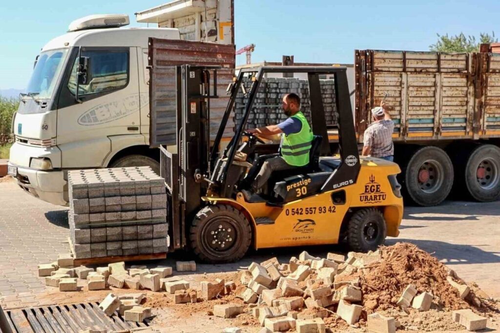 efeler belediyesinden sehir hastanesi yolunda calisma a2d109f33600