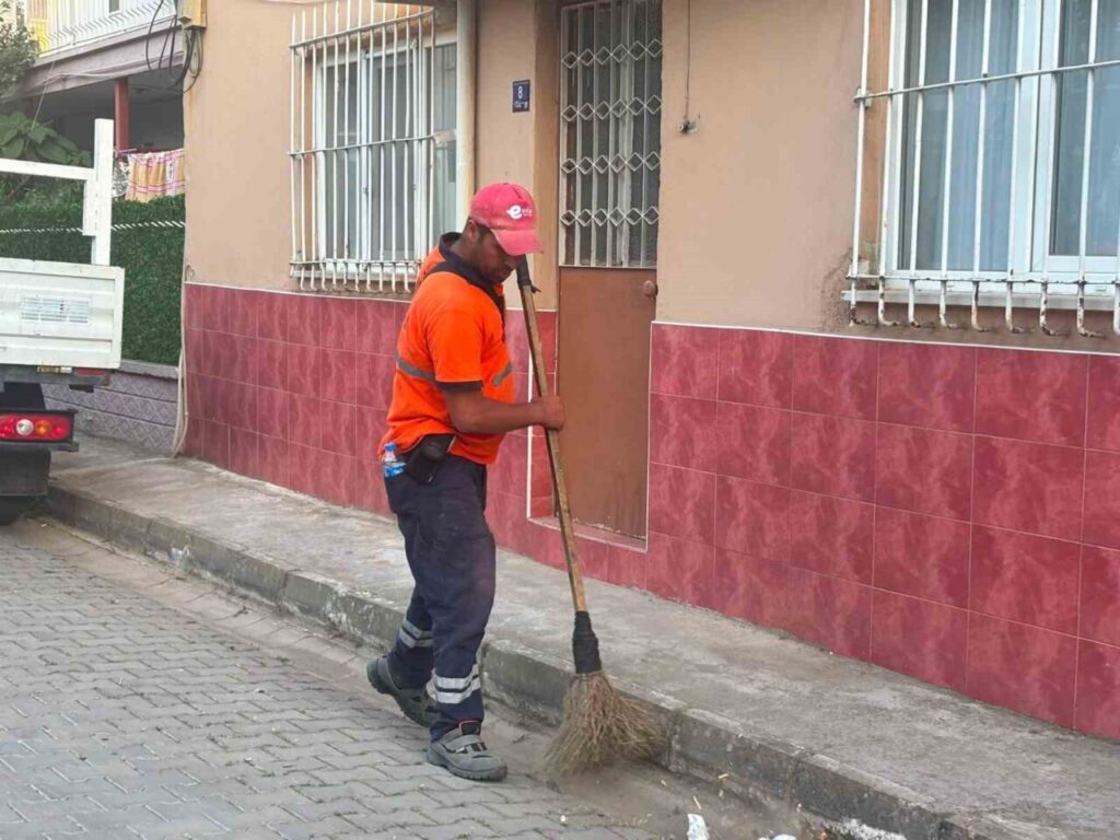 efelerde temizlik calismalari suruyor 8b41f2232072