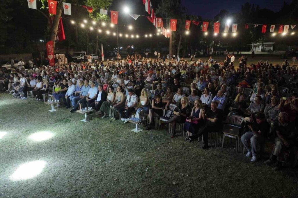 efelerde vatandaslar sanata doyacak 49937638bfe3
