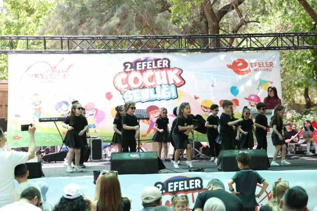 Efeler’in minikleri Çocuk Şenliği’nde bir araya geldi 2 efelerin minikleri cocuk senliginde bir araya geldi e6629d0cd537