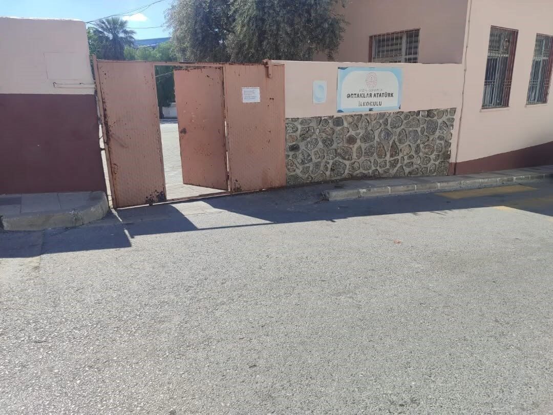 Germencik zabıtasının okul nöbeti sürüyor 3 Germencik zabıtasının okul nöbeti sürüyor