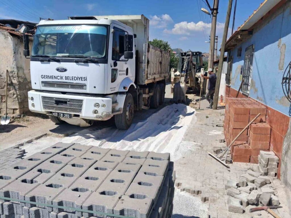 germencikte yol ve cevre duzenleme calismalari suruyor 85e75a703d62