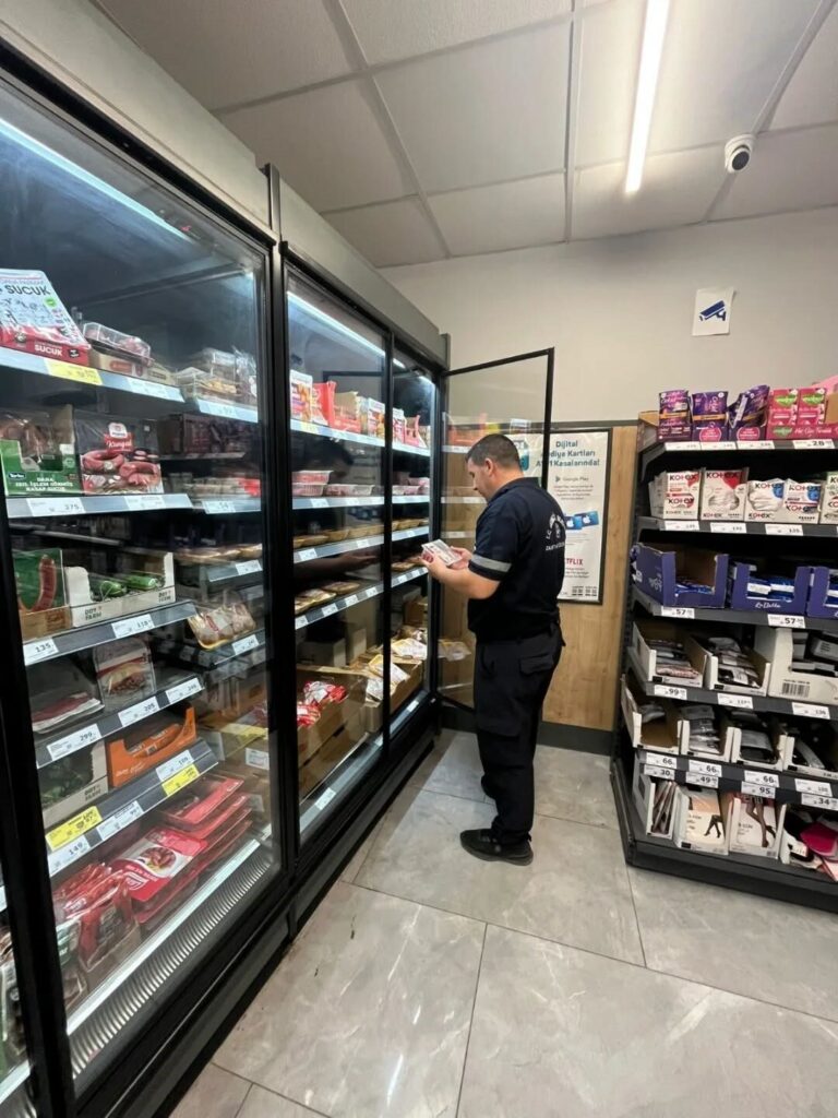 germencikte zabita ekipleri marketlerde etiket ve son kullanma tarihi kontrolu yapti 5e4937362663