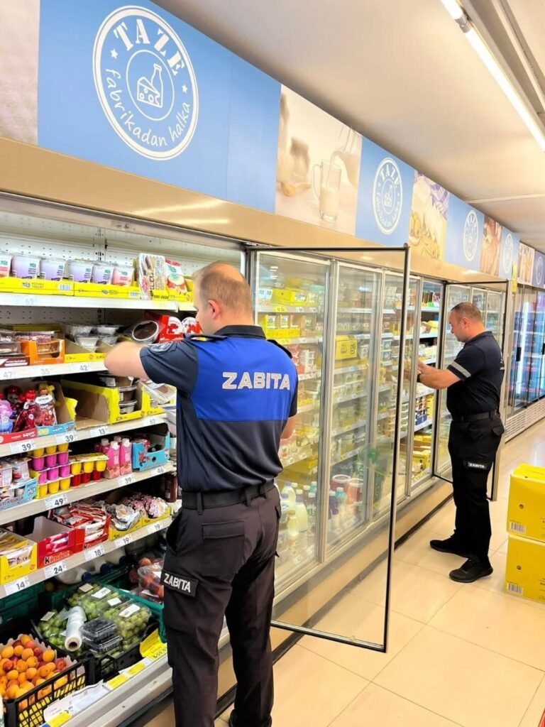 germencikte zabita ekipleri marketlerde etiket ve son kullanma tarihi kontrolu yapti c90ab03fe1da