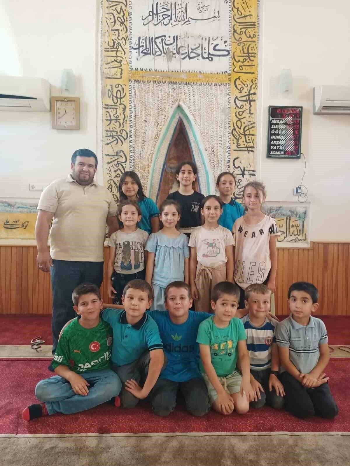 Koçarlı’da öğrenciler camide buluştu 1 kocarlida ogrenciler camide bulustu ee631f9fd103