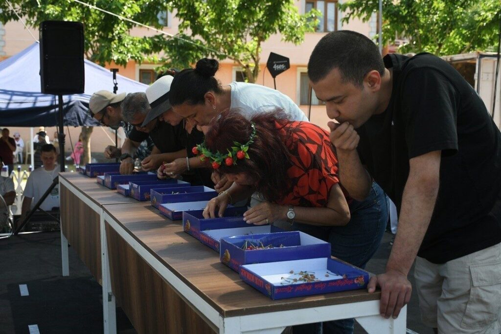 Kuşadası’nda Kiraz Şenliği coşkuyla başladı 7 kusadasinda kiraz senligi coskuyla basladi 3d9812251dd4