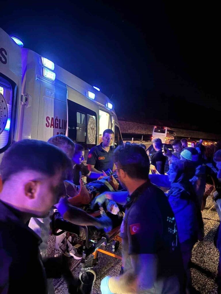 kusadasinda motosiklet kazasi 1i agir 2 yarali a8d9c0f5b177