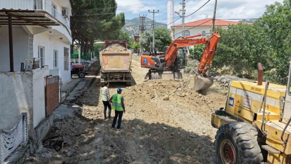 kuyucakta mahalleleri birbirine baglayan yol yenileniyor 690a426c5b1b