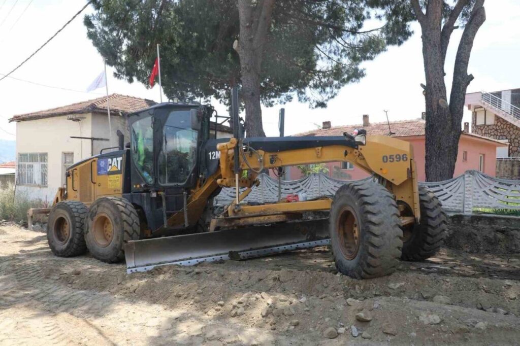 kuyucakta mahalleleri birbirine baglayan yol yenileniyor ecc681d12348