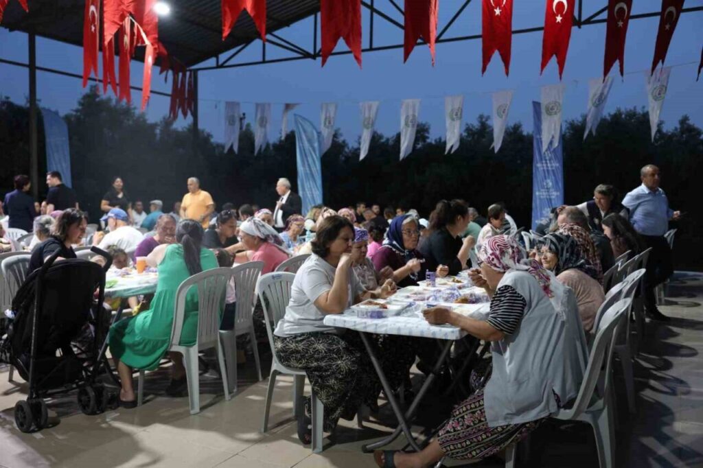 Muharrem ayı iftar sofraları Aydın’da kurulmaya başladı 6 muharrem ayi iftar sofralari aydinda kurulmaya basladi 43fb00171ee7