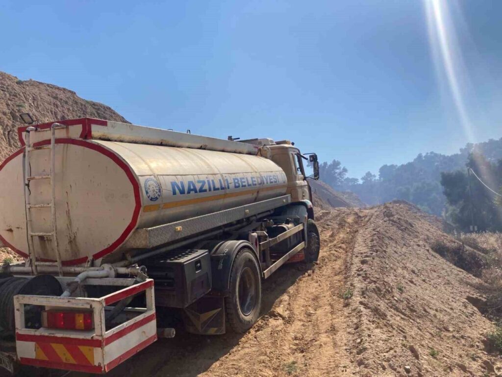nazilli belediyesi ekipleri bozyurttaki yangin sondurme calismalarina destek veriyor bd3c2f1adf5d