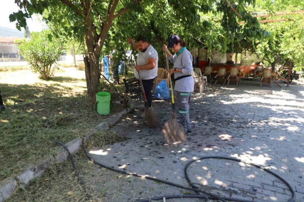 nazillide belediye ekipleri sahaya indi ac06f22ce084