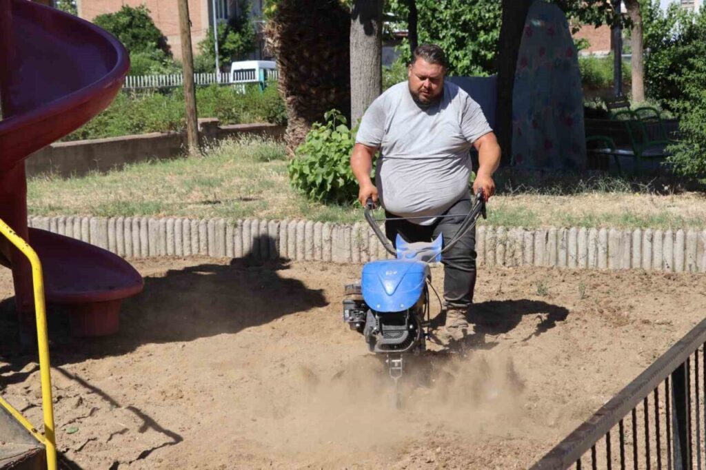 nazillide cocuk oyun ve spor alanlari bakima alindi 97dbe13f1263