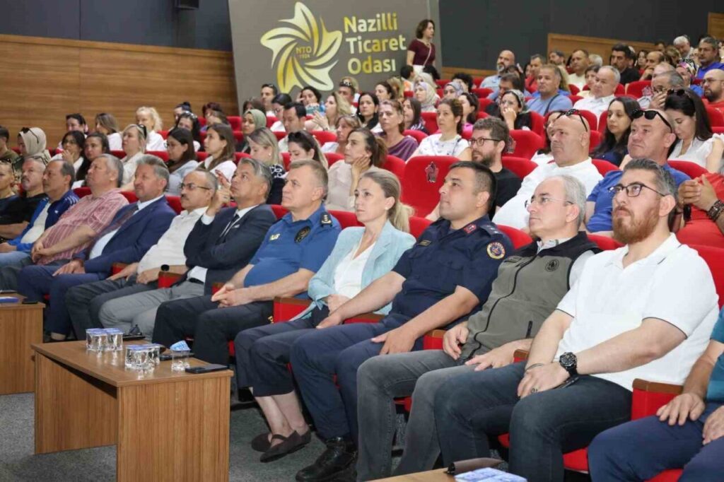 Nazilli’de eğitimcilere siber güvenlik semineri 5 nazillide egitimcilere siber guvenlik semineri 89d9e7322d16
