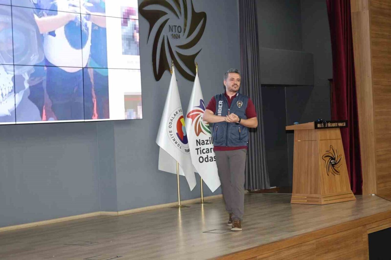 Nazilli’de eğitimcilere siber güvenlik semineri 1 nazillide egitimcilere siber guvenlik semineri 9965e67cf8ed