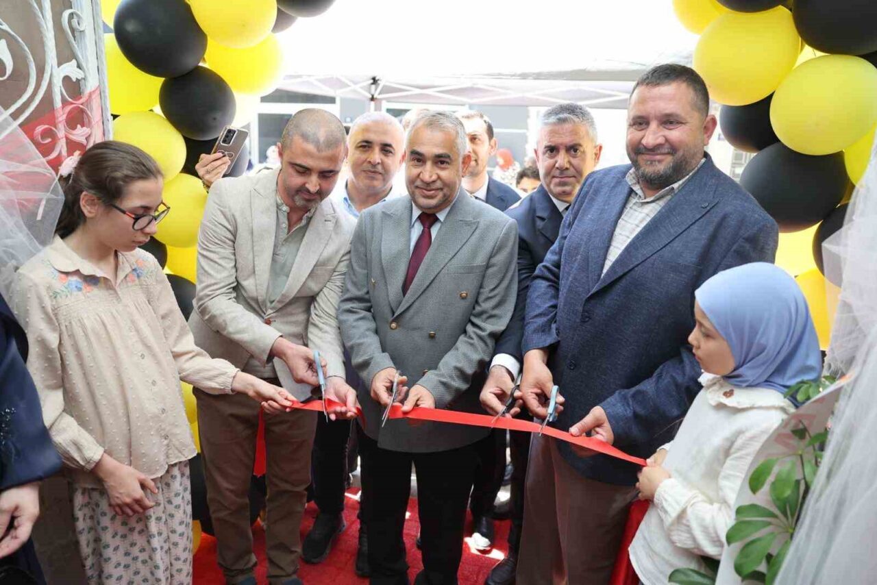 Nazilli’de Geleneksel Sanatlar 75. Yıl Sergisi’nde buluştu 1 nazillide geleneksel sanatlar 75 yil sergisinde bulustu 2cbd3f3fdb74