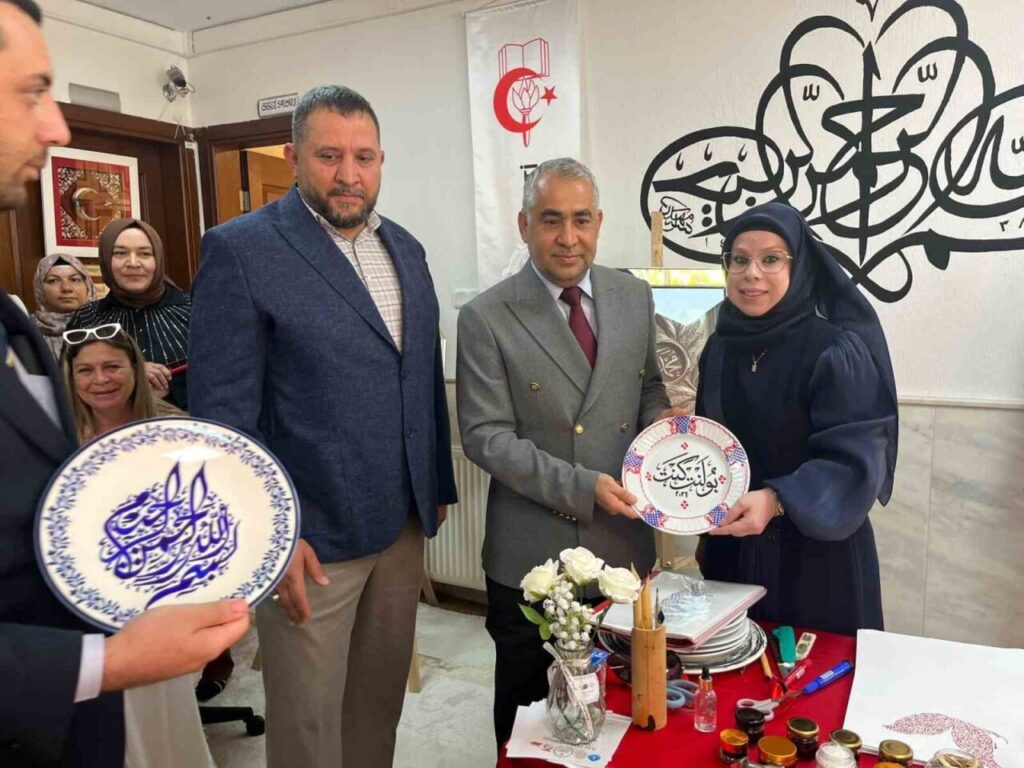 Nazilli’de Geleneksel Sanatlar 75. Yıl Sergisi’nde buluştu 9 nazillide geleneksel sanatlar 75 yil sergisinde bulustu 877d83aa5ea5