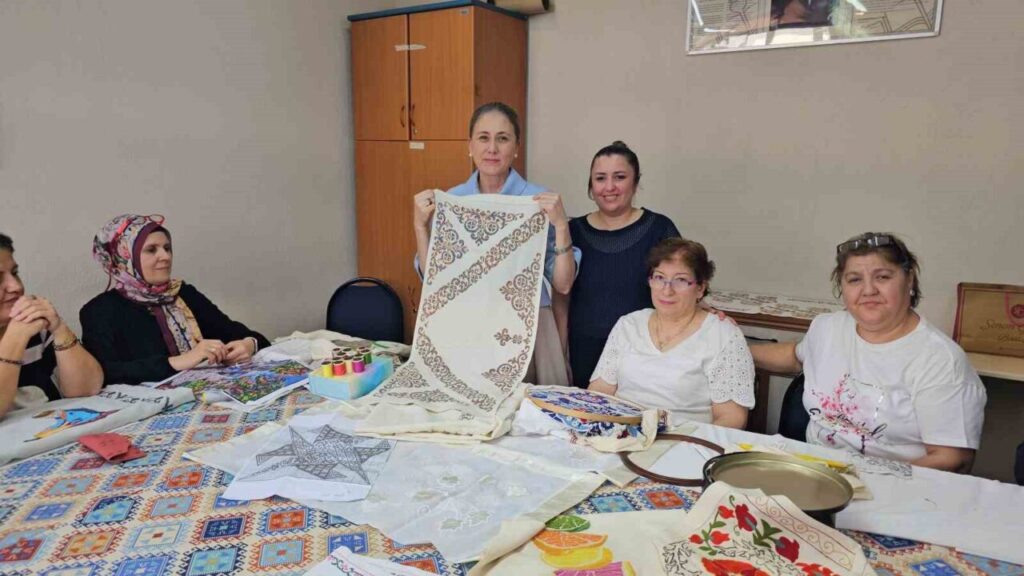 nazillide halk egitimin kurslari yogun ilgi goruyor b4b6ad8ba828