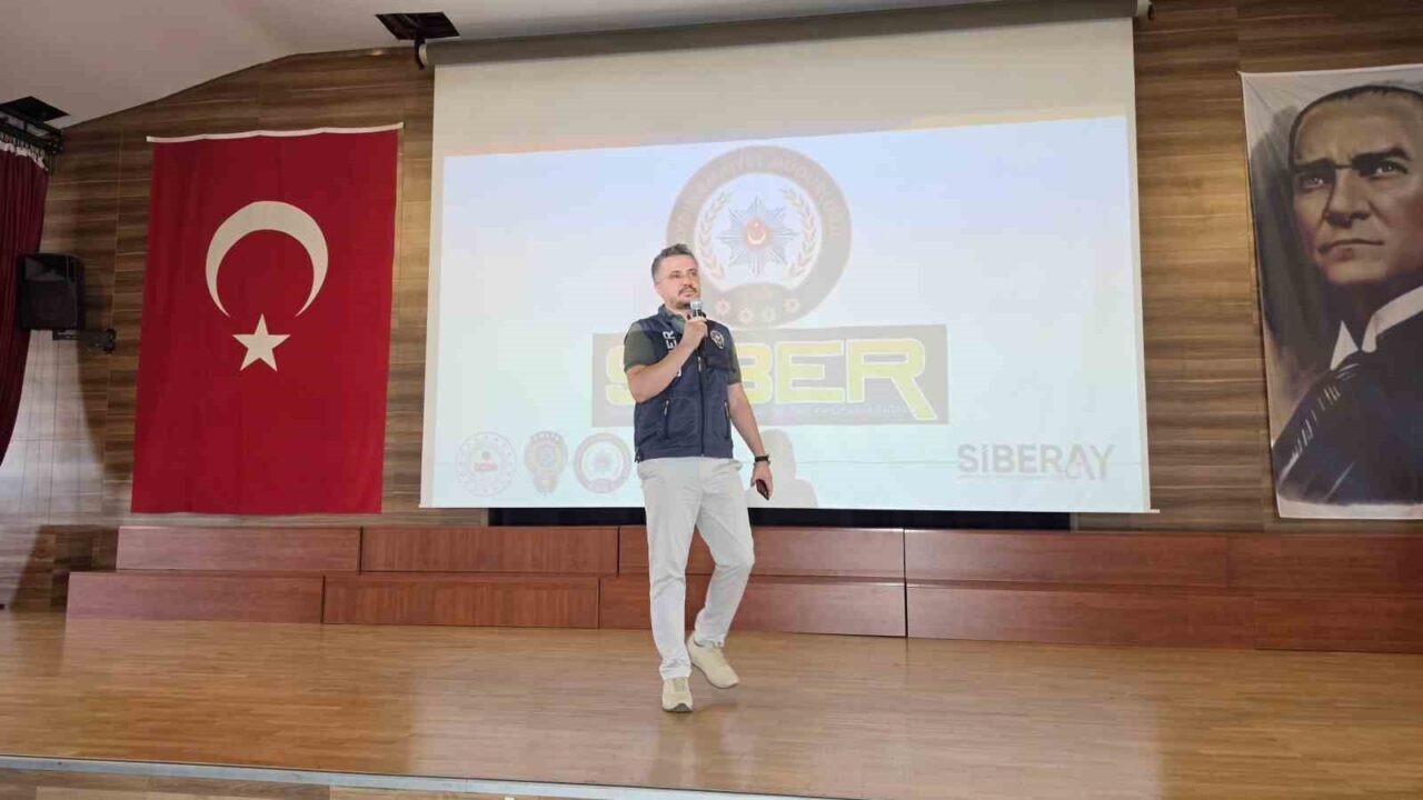 Nazilli’de siber güvenlik bilgilendirme semineri düzenlendi 5 Nazilli’de siber güvenlik bilgilendirme semineri düzenlendi