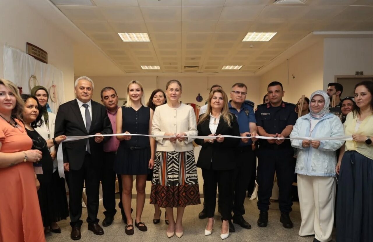 Nazilli’de TRSM danışanlarının hazırladığı eserler görücüye çıktı 1 nazillide trsm danisanlarinin hazirladigi eserler gorucuye cikti a37c6d98b515