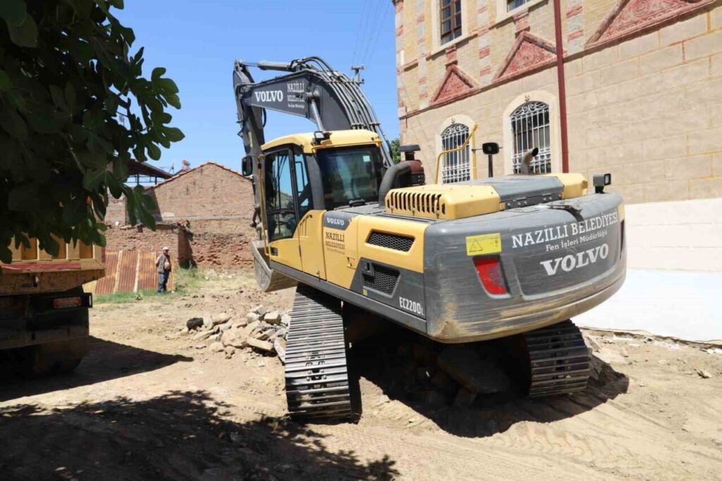 nazillide yol yenileme calismalari suruyor 8bc2fda6e7c4