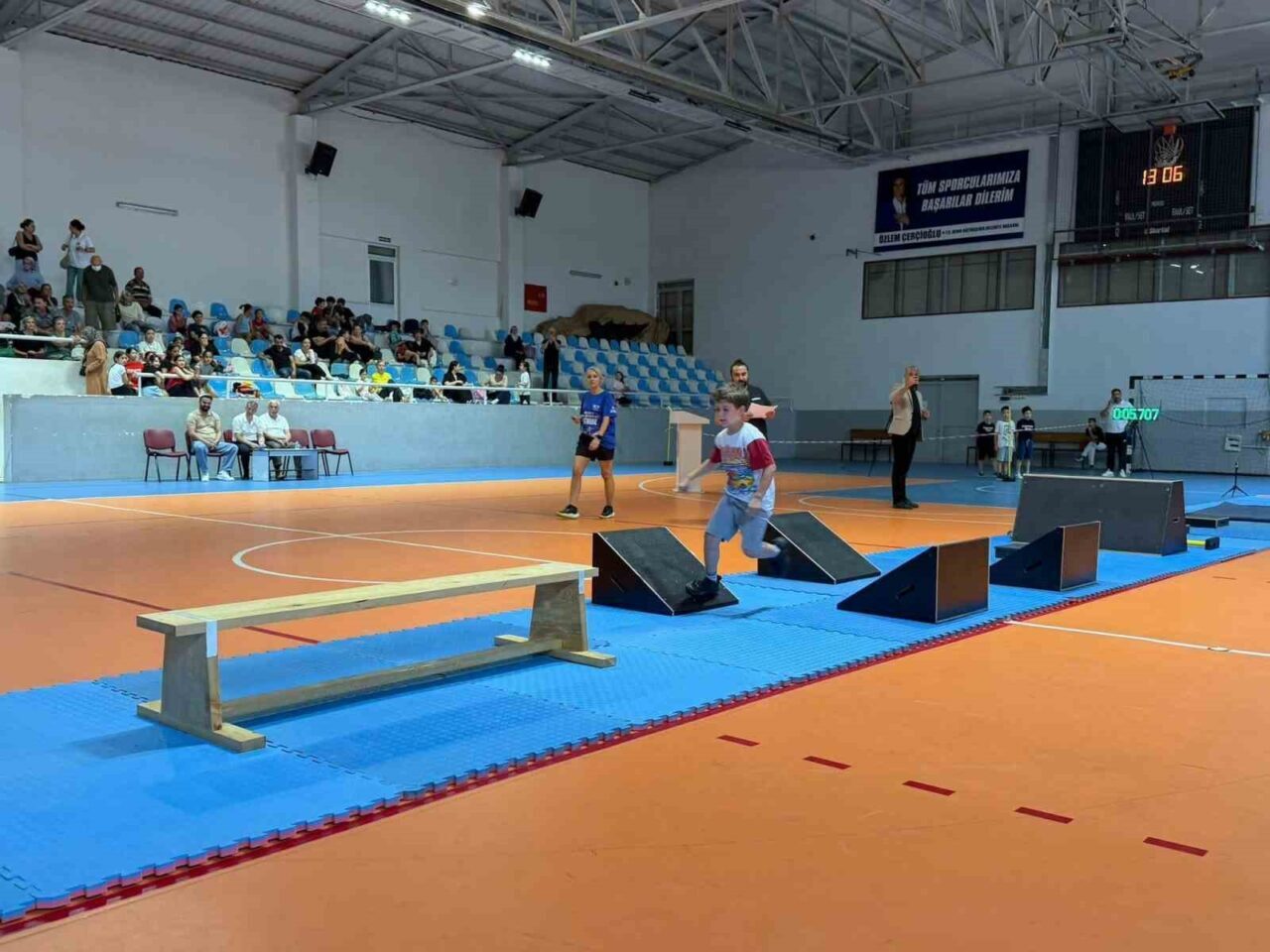 okul sporlari parkur cimnastik musabakalari nazillide yapildi ca08c31a5198