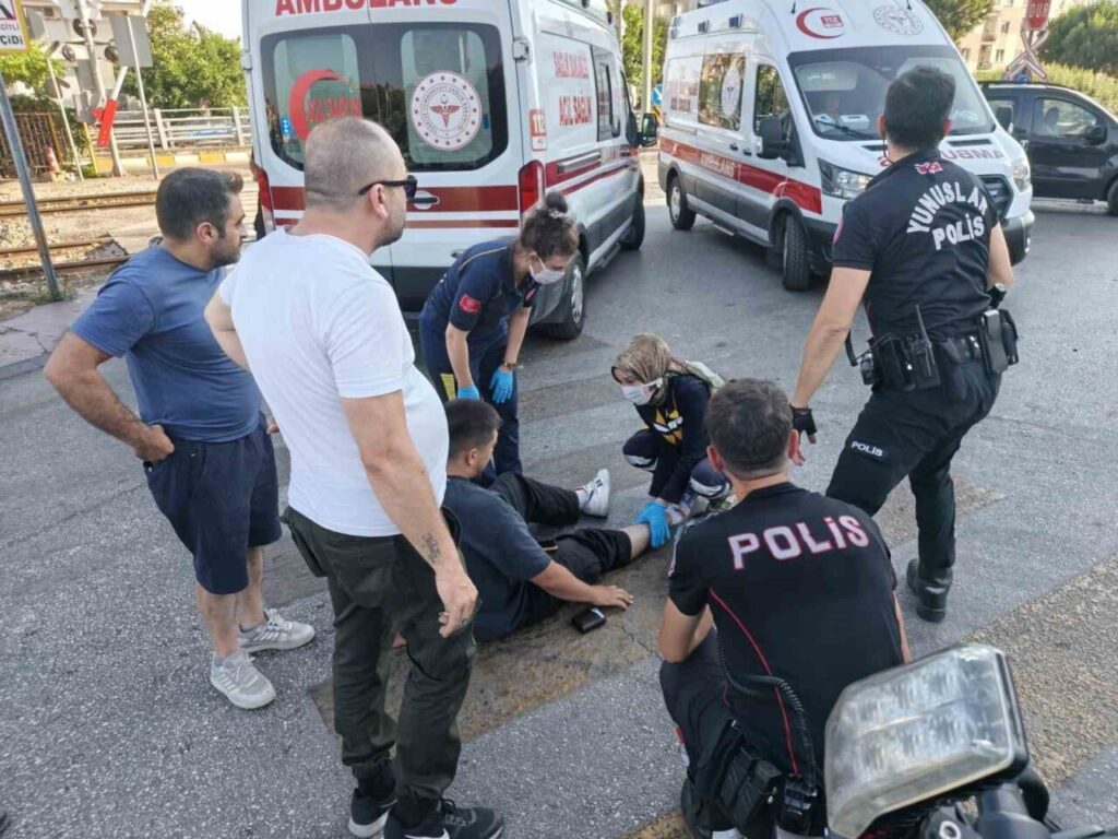 otomobil ile carpisan motosikletin surucusu yaralandi 98a86ae09ff9