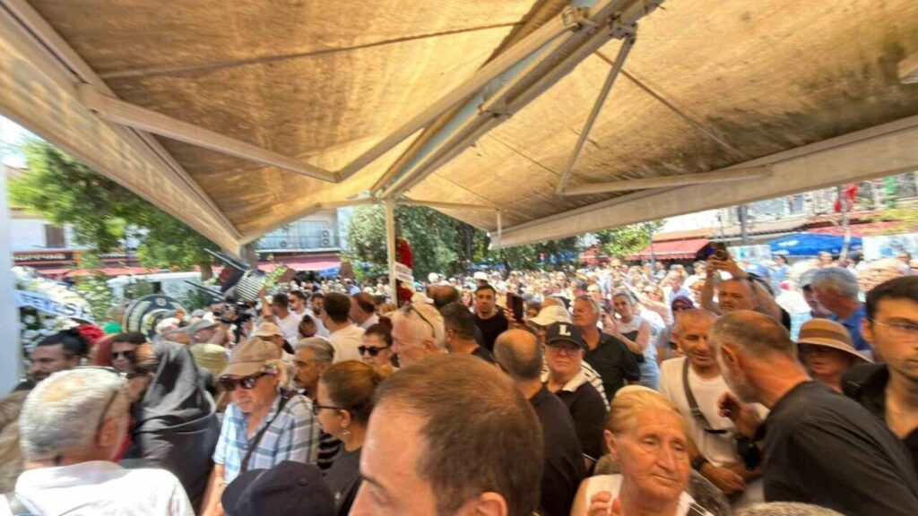 oyuncu irtemin cenazesi camiye getirildi a75680f1ae06