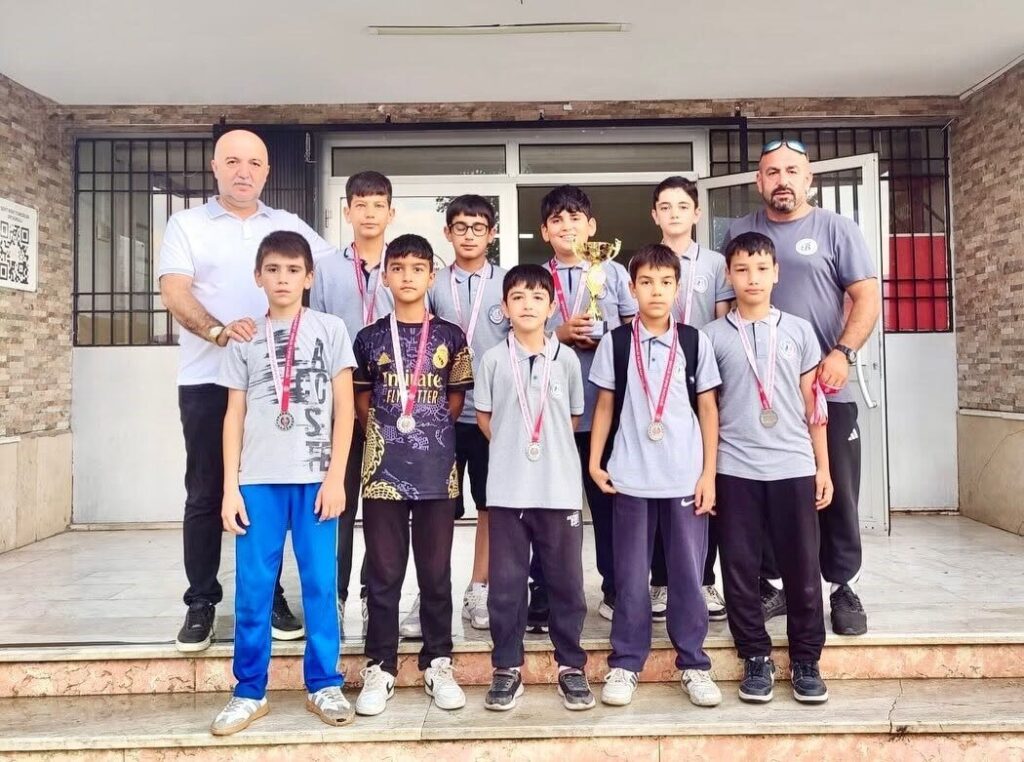 sehit rifat tuncbilek ortaokulundan futsalda onemli dereceler d83127556637