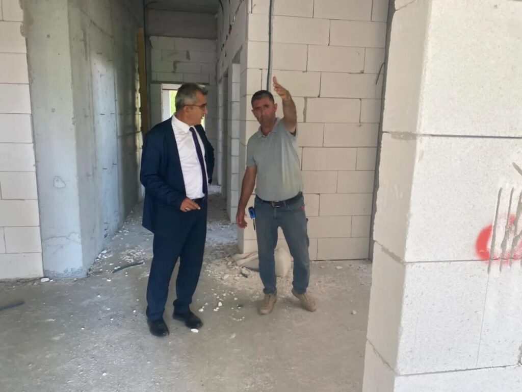 Söke Atatürk Ortaokulu inşaatında çalışmalar sürüyor 4 soke ataturk ortaokulu insaatinda calismalar suruyor 18cccab24739