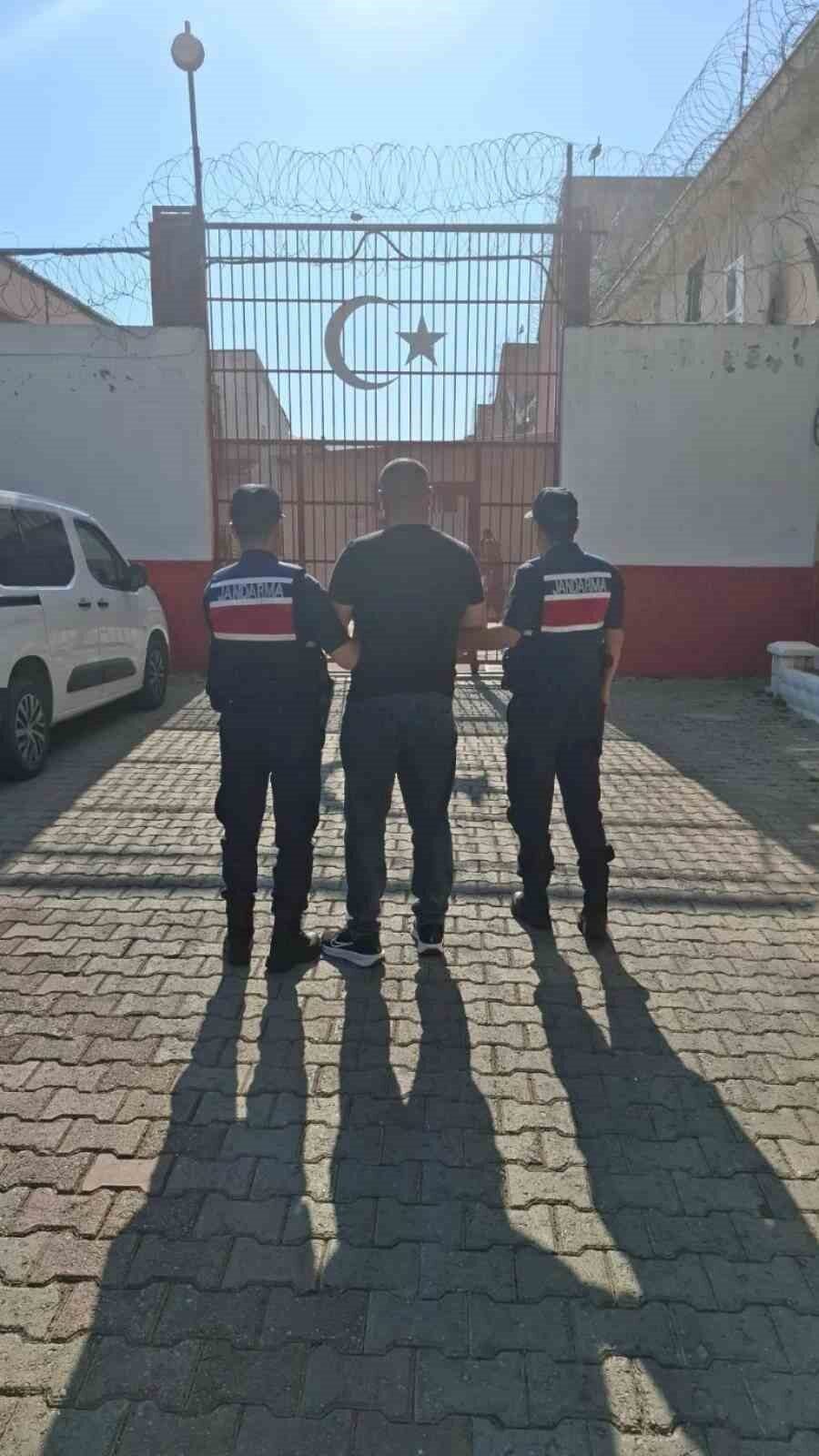 uyusturucu ve hirsizlik suclarindan aranan 2 hukumlu yakalandi bb3dba15b3af