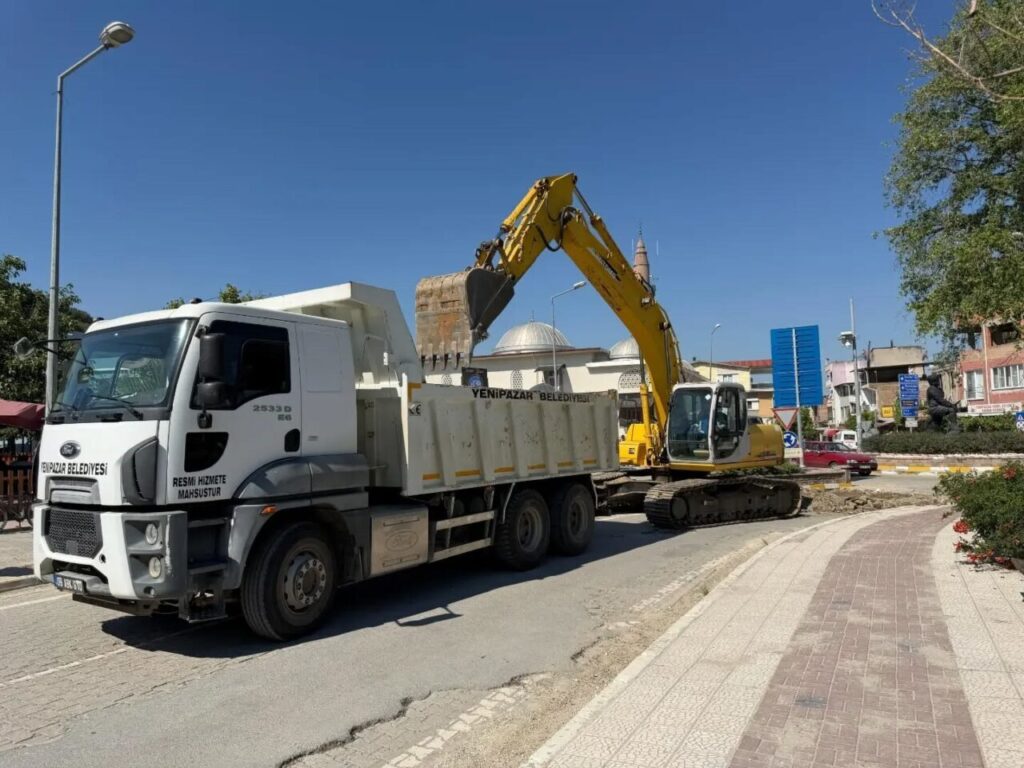 yenipazar yollarinda sicak asfalt calismasi basladi 84b4db82f08f