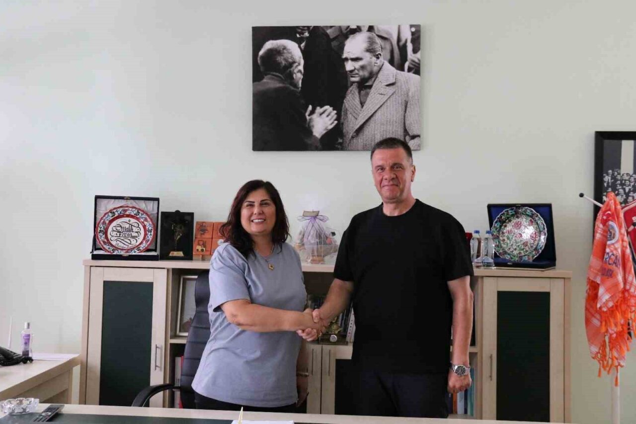 yenipazarda asfalt calismalari suruyor 93f35a19ce37