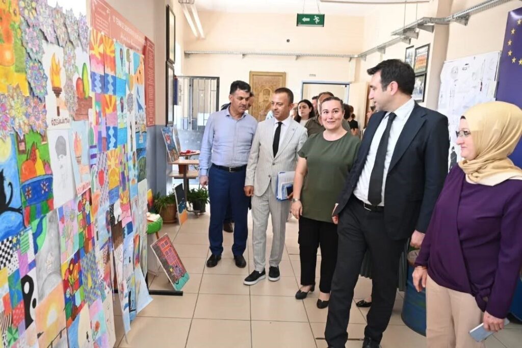 yenipazarda yil sonu sergisi acildi a2476a9e4465