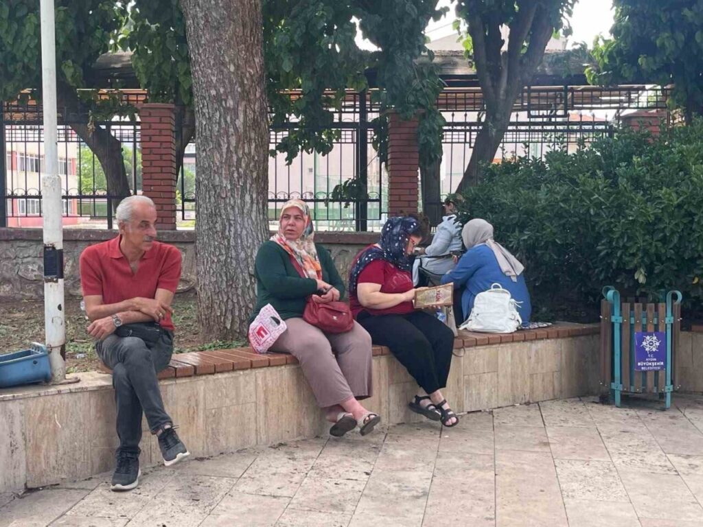 yks maratonunda manzara degismedi gec kalanlar sinava alinmadi 2bd8c1eabeeb