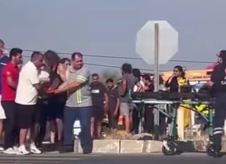 Söke-Bodrum yolunda feci kaza: Vatandaşlar kurtarmak için seferber oldu 5 Söke-Bodrum yolunda feci kaza: Vatandaşlar kurtarmak için seferber oldu