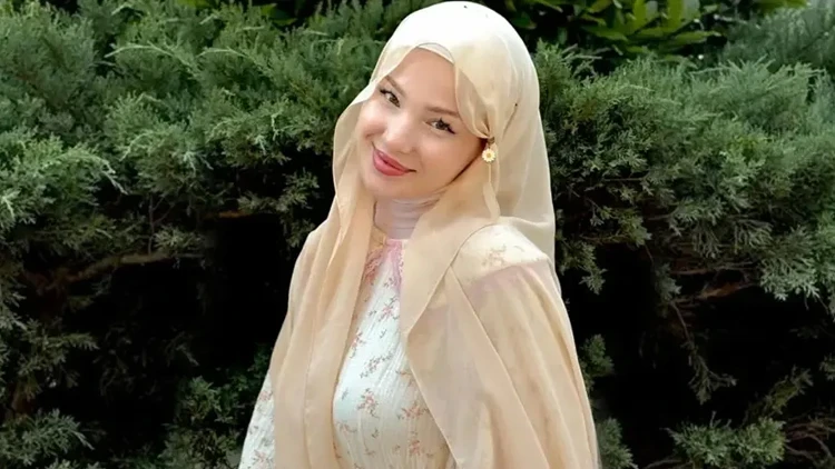 Sözde fenomen Fatma Soydaş tutuklandı! "Ben FETÖ'cü müyüm terörist miyim?" 3 Sözde fenomen Fatma Soydaş tutuklandı! “Ben FETÖ’cü müyüm terörist miyim?”