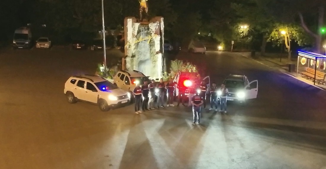Aydın’de FETÖ operasyonu: Sözde yardım kuruluşlarına finans sağlıyorlardı