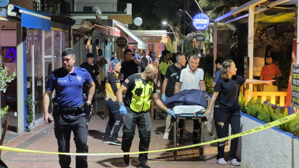 Restoranda infaz: Suç aletiyle yakalandı 7 Restoranda infaz: Suç aletiyle yakalandı