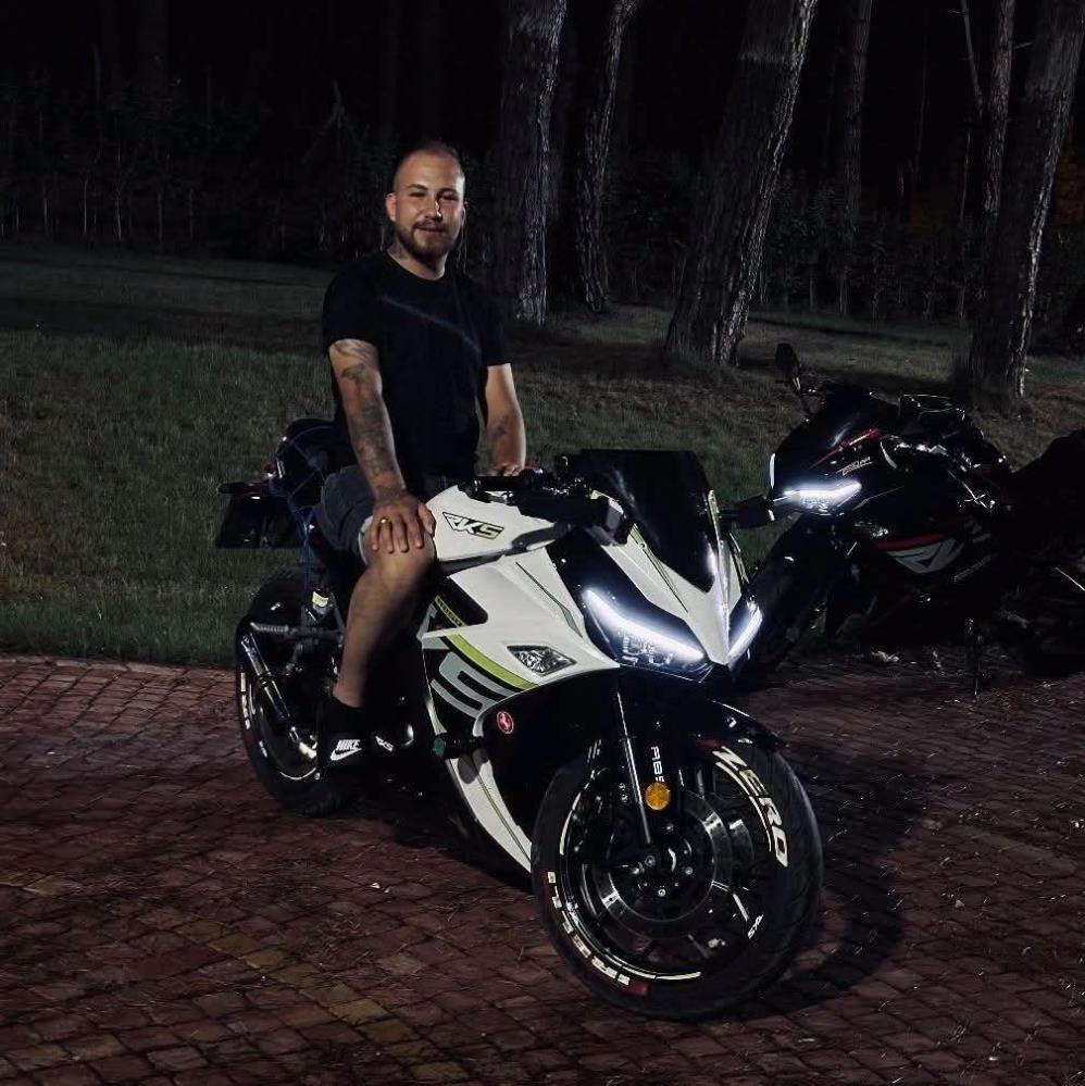 Kontrolden çıkan motosikletin sürücüsü kurtarılamadı 4 Kontrolden çıkan motosikletin sürücüsü kurtarılamadı