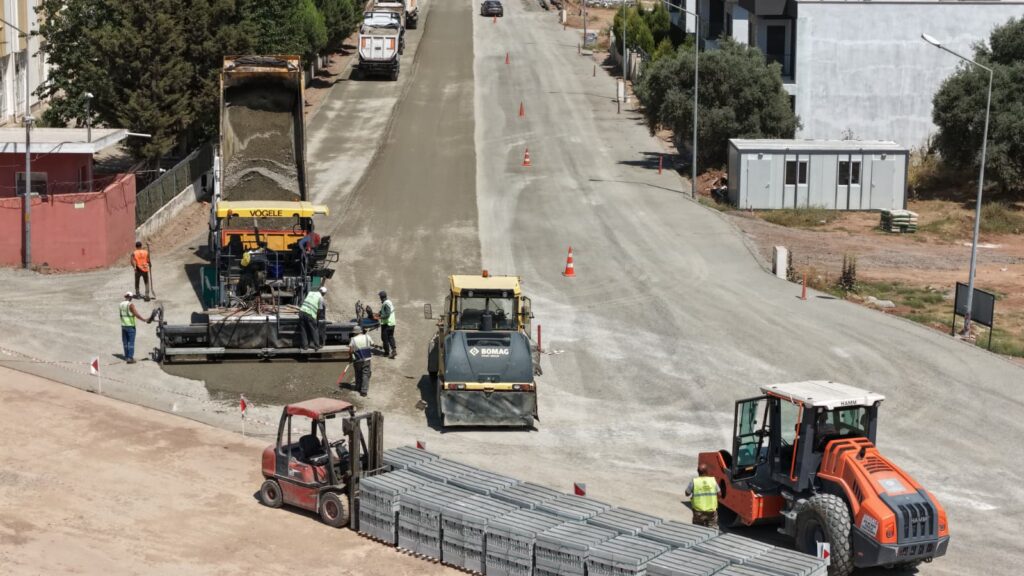 BAŞKAN ÇERÇİOĞLU’NDAN EFELER’DE YOL YAPIM ÇALIŞMASI 5 FOTOGRAF 4 4