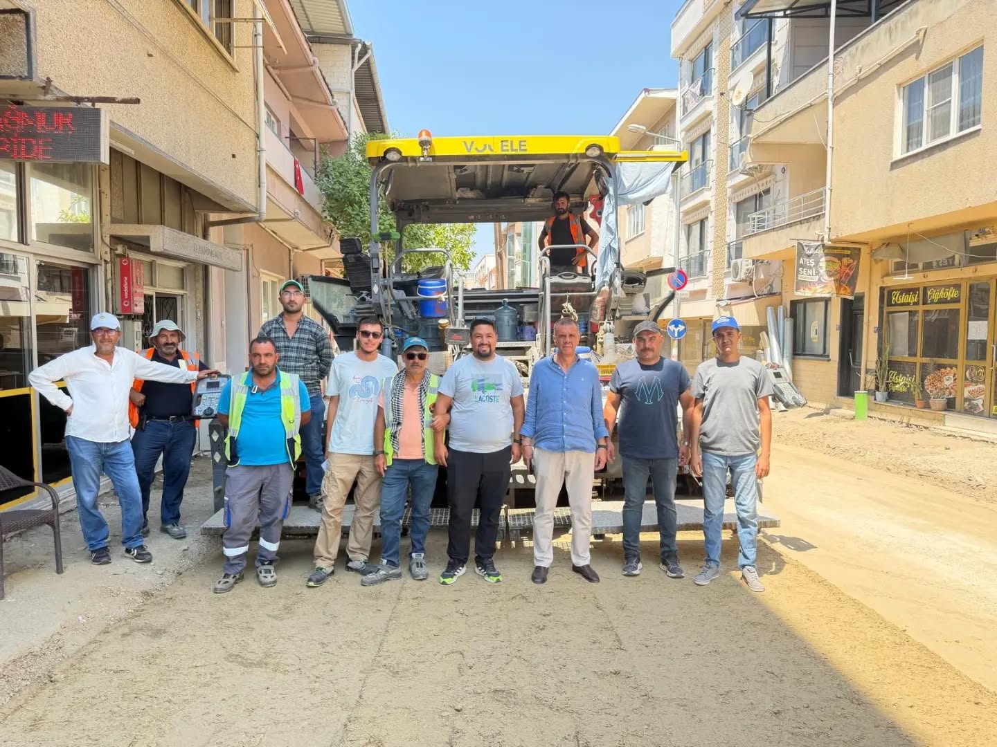 Yenipazar'da Atatürk Caddesi sıcak asfaltla buluşuyor 7 Yenipazar’da Atatürk Caddesi sıcak asfaltla buluşuyor