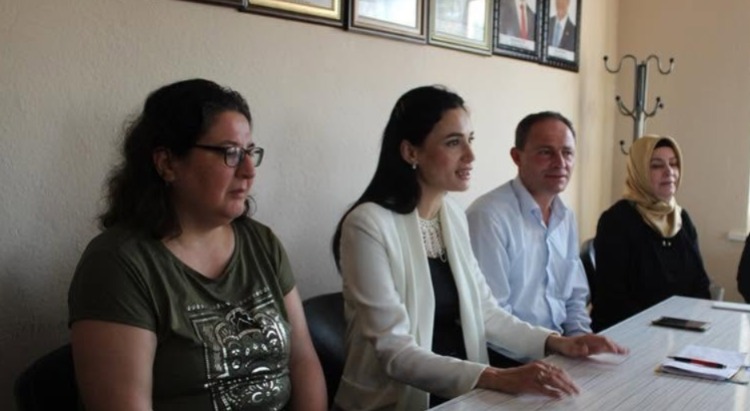AK Parti Aydın yasta: Eski kadın başkandan acı haber geldi