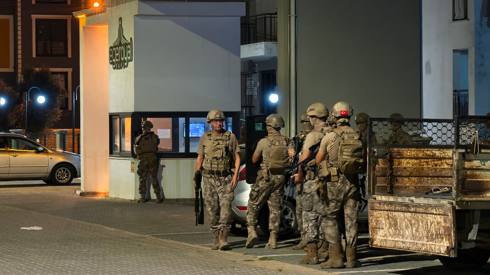 Nazilli’de Alkollü Şahıs Pompalı Tüfekle Dehşet Saçtı: Özel Harekattan Abluka